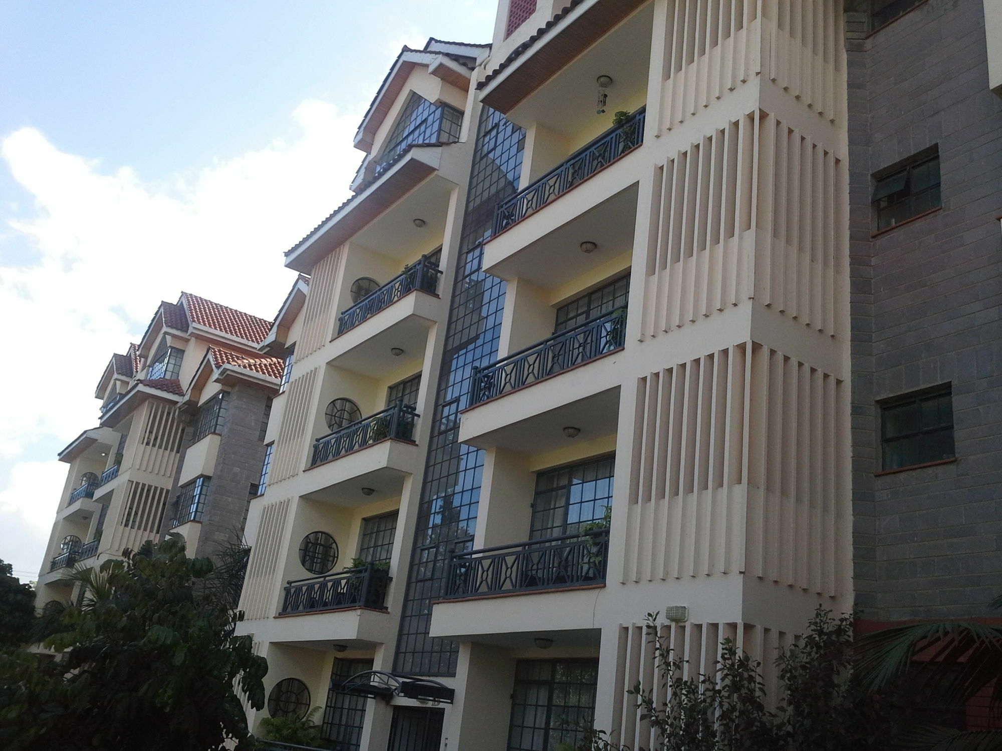 Meltonia Luxury Suites Nairobi Zewnętrze zdjęcie